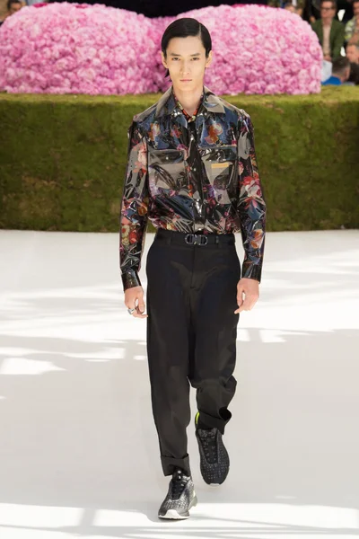 Look 46